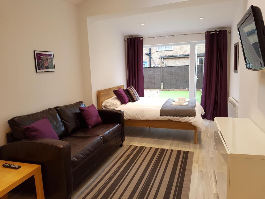 Leckhampton Road Apartments - Cheltenham room 3